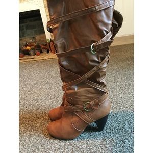 Size 7/8 heeled boots